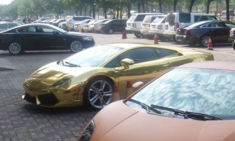 Bling! Lamborghini Gallardo is Gold in China