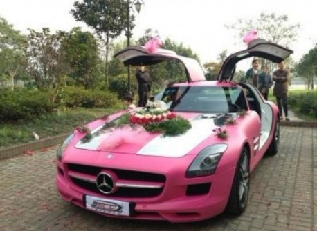 Mercedes-Benz SLS is a Pink wedding car in China