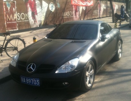 Mercedes-Benz SLK is matte black in China