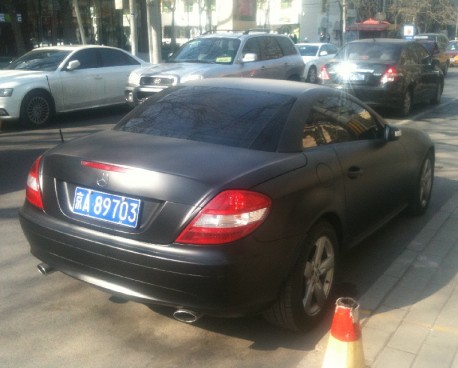 Mercedes-Benz SLK is matte black in China