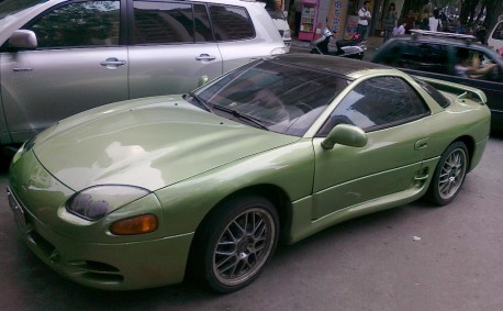 Spotted in China: Mitsubishi 3000GT in green