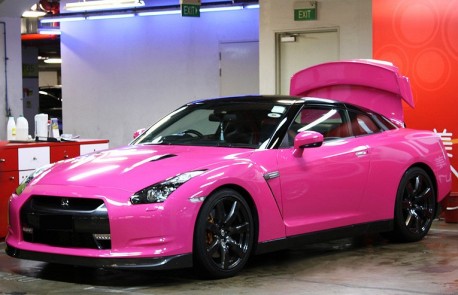 Nissan GT-R is shiny pink in China