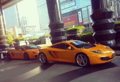 McLaren MP4-12C & Lamborghini Gallardo are Orange in China