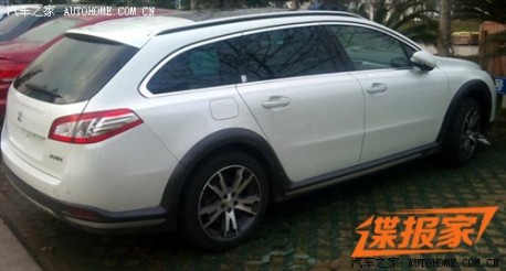 Spy Shots: Peugeot 508 RXH pops up in China