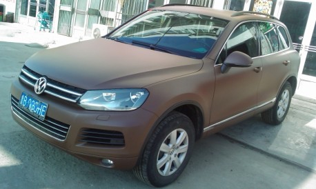 Volkswagen Touareg is matte brown in China