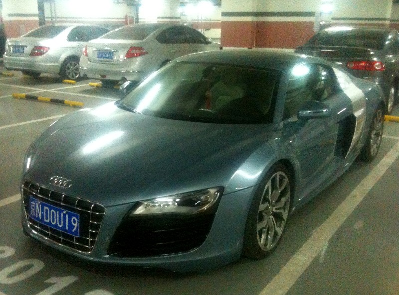 Spotted in China: Audi R8 V10 with a little Bit of Bling