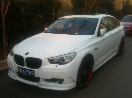 BMW 5 GT is matte white in China
