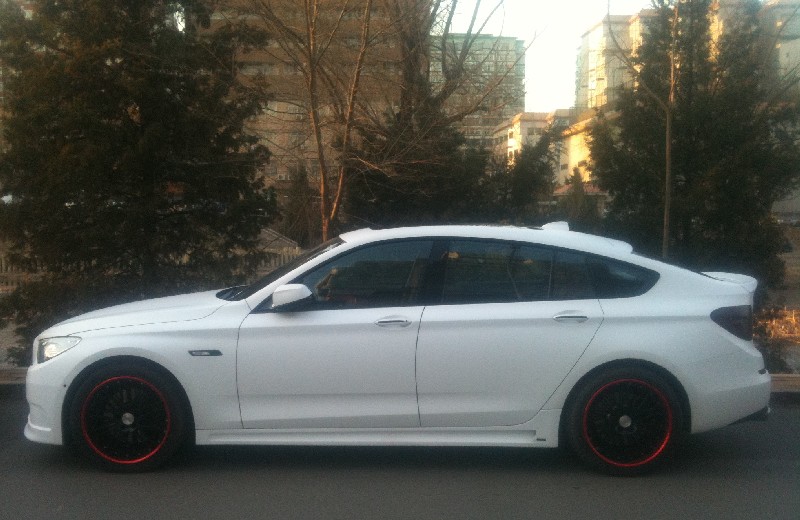 BMW 5 GT is matte white in China