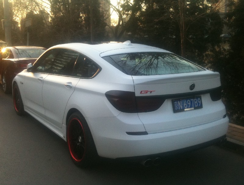 BMW 5 GT is matte white in China