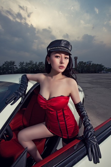 Chinese Babe whips Maserati GT 