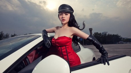 Chinese Babe whips Maserati GT 