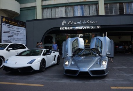 Ferrari Enzo is Gray in China