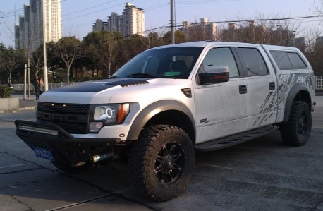 Spotted in China: Ford F-150 Raptor Crew Cab in white