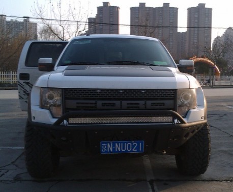 Spotted in China: Ford F-150 Raptor Crew Cab in white