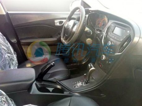 Spy Shots: Guangzhou Auto Trumpchi GS3 seen testing in China