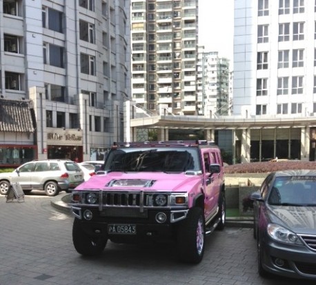 Hummer H2 is Pink in China