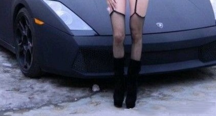 Lamborghini heats up Chinese babe, in the Snow