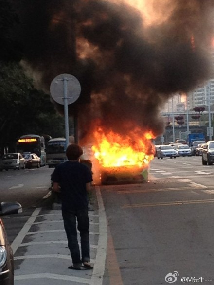 Lamborghini Murcielago Burns in China