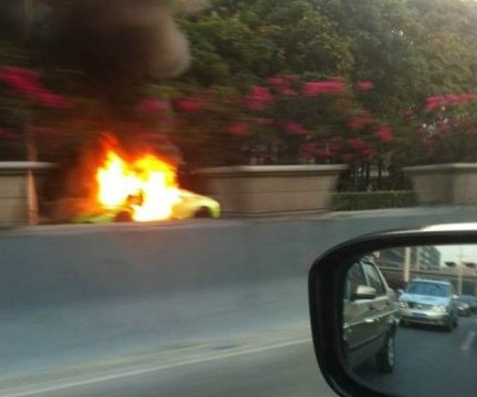 Lamborghini Murcielago Burns in China