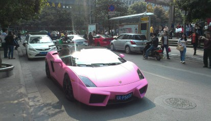 Lamborghini Gallardo is Pink & Black in China