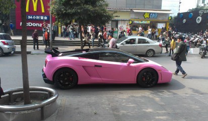Lamborghini Gallardo is matte black & a bit Bling in China