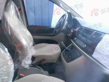 Spy Shots: new Maxus MPV testing in China