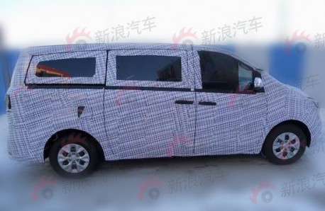 Spy Shots: new Maxus MPV testing in China