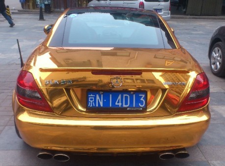 Bling! Mercedes-Benz SLK 55 AMG is Gold in China