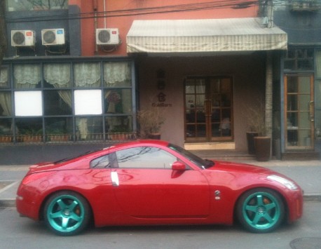 Nissan 350Z on Green Alloys in China