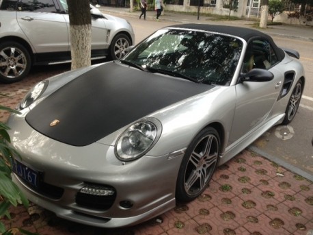 Porsche 911 Turbo Cabriolet with a body kit in China 