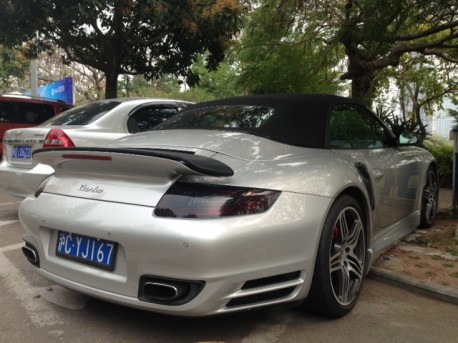 Porsche 911 Turbo Cabriolet with a body kit in China 