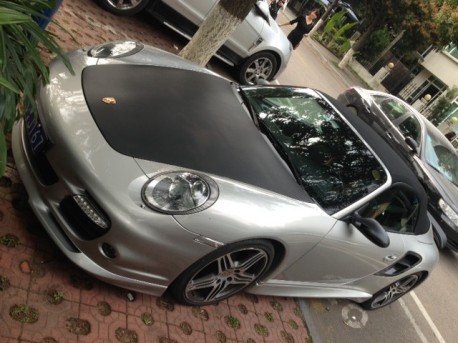 Porsche 911 Turbo Cabriolet with a body kit in China 