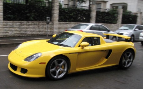 Porsche Carrera GT is Yellow in China