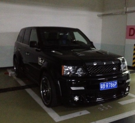 Range Rover Sport is a Black Pimpmobile in China