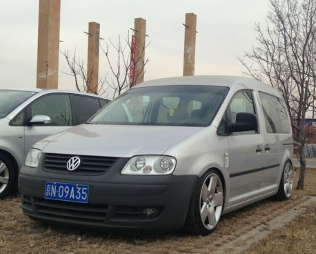 Volkswagen Caddy is a lowrider in China