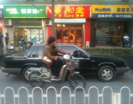 Spotted in China: Volvo 740 GL