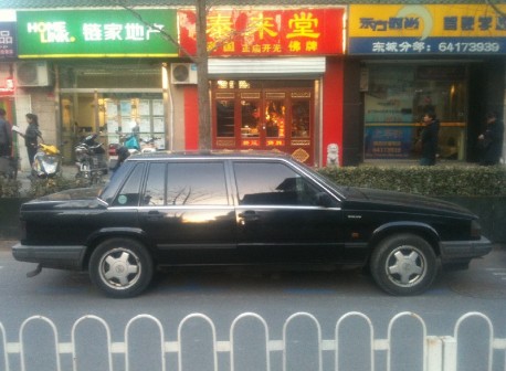 Spotted in China: Volvo 740 GL