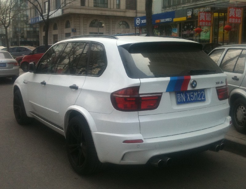 BMW X5 M is matte white in China