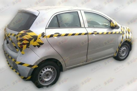 Spy Shots: Brilliance H120 testing in China