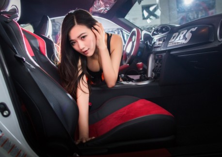 china-car-girl-toyota-86-2