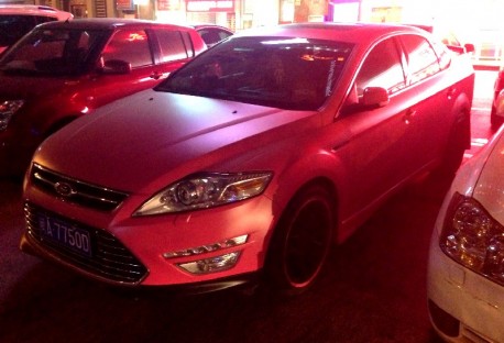 ford-mondeo-pink-china-1