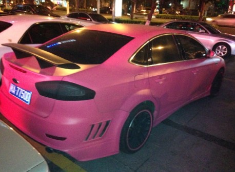 ford-mondeo-pink-china-2