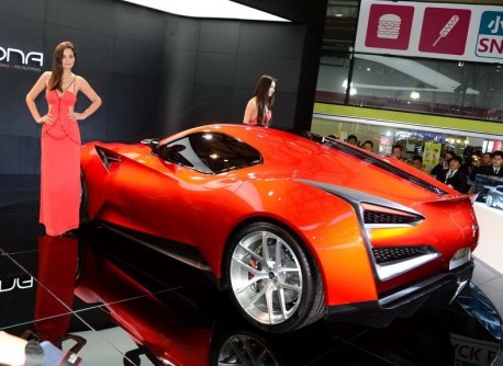 Icona Vulcano debuts in red at the Shanghai Auto Show