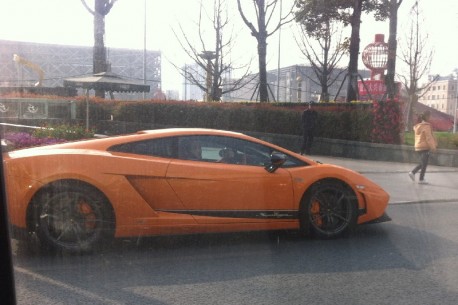 Lamborghini Gallardo Superleggera is Orange in China