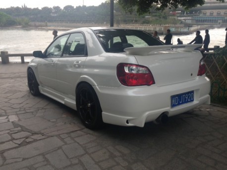 Subaru Impreza WRX STi is White with a body kit in China