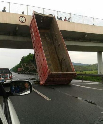 Chinese truck drivers loses something Along the Way