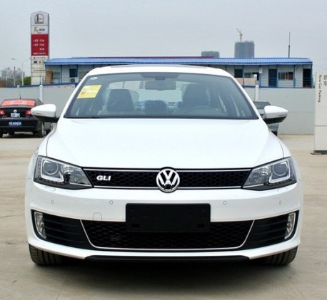 Volkswagen Sagitar GLI arrives at the Dealer in China