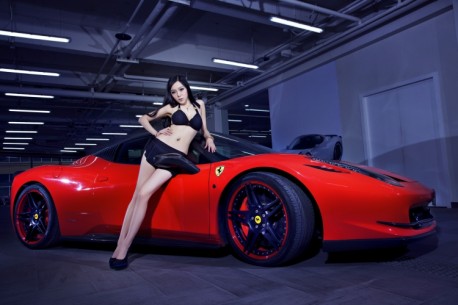 china-ferrari-babe-1-1