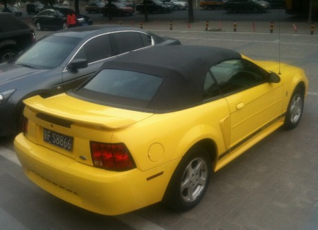 ford-mustang-yellow-china-4