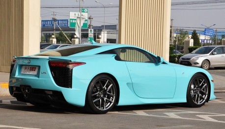 lexus-lfa-baby-blue-china-3